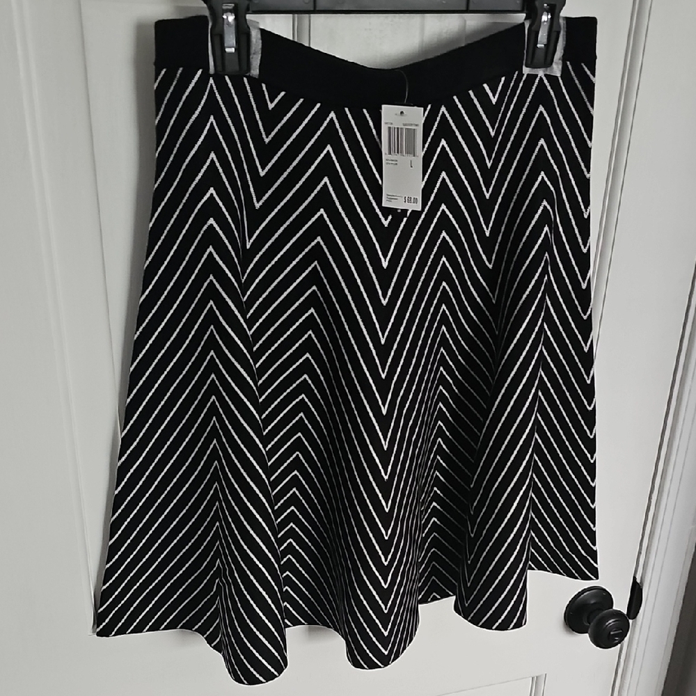 NWT Grace Elements Black and Ivory Chevron Skirt